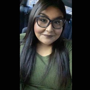 Meet your Posher, Roxana